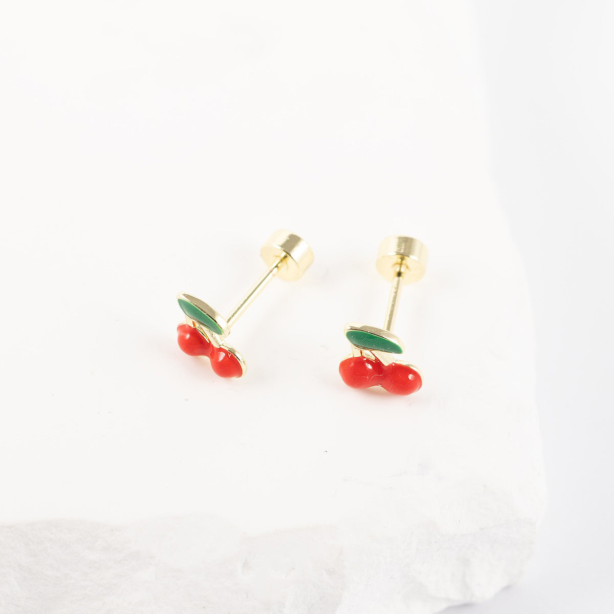 Mazie nagliņauskari derēs bērnu austiņām.