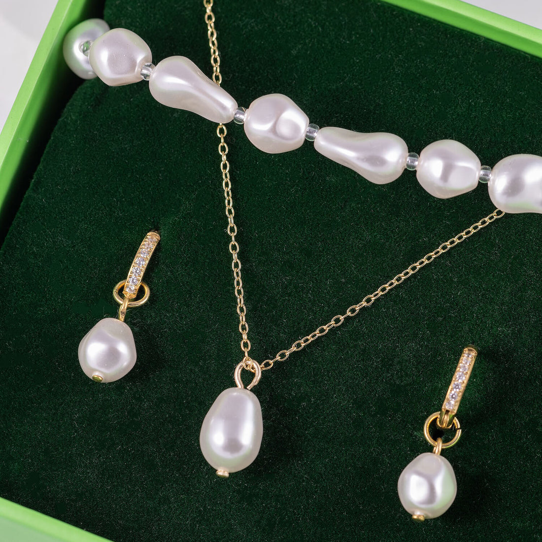 Pērļu rotu komplekts 'VIKTORIA'