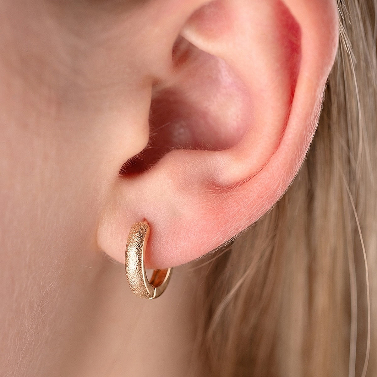 auskari no antialerģiska materiāla ar noturīgu pārklājumu