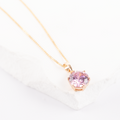Antialerģiska kaklarota derēs arī jutīgai ādai.